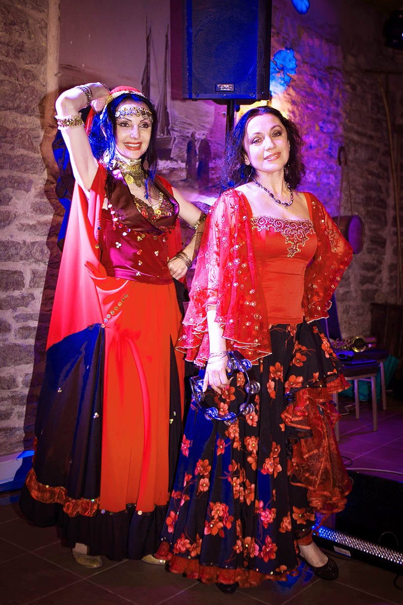 Цыганский этнический профессиональный ансамбль "Золотая Подкова"&nbsp;Цыганский этнический ансамбль "Золотая Подкова" : 