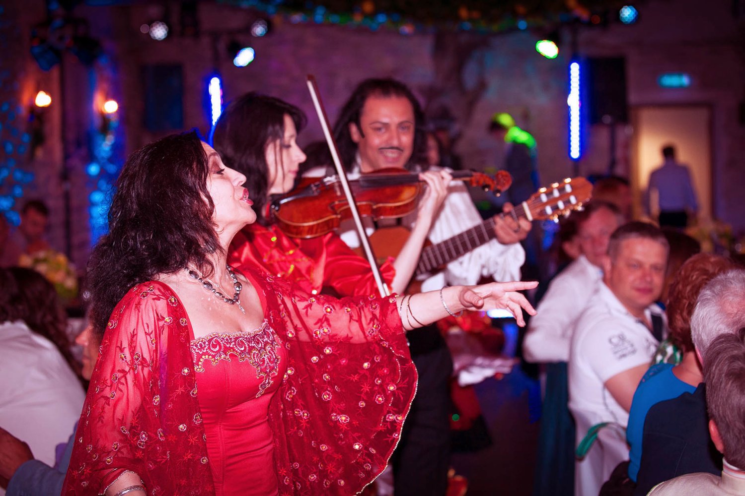 Цыганский этнический профессиональный ансамбль "Золотая Подкова"&nbsp;Цыганский этнический ансамбль "Золотая Подкова" : 