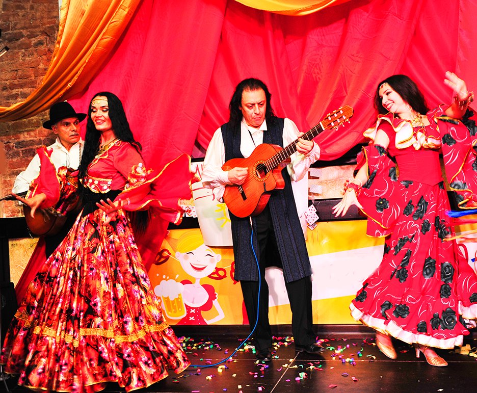 Цыганский профессиональный этнический ансамбль "Золотая Подкова"&nbsp;Цыганский ансамбль "Золотая Подкова" : 