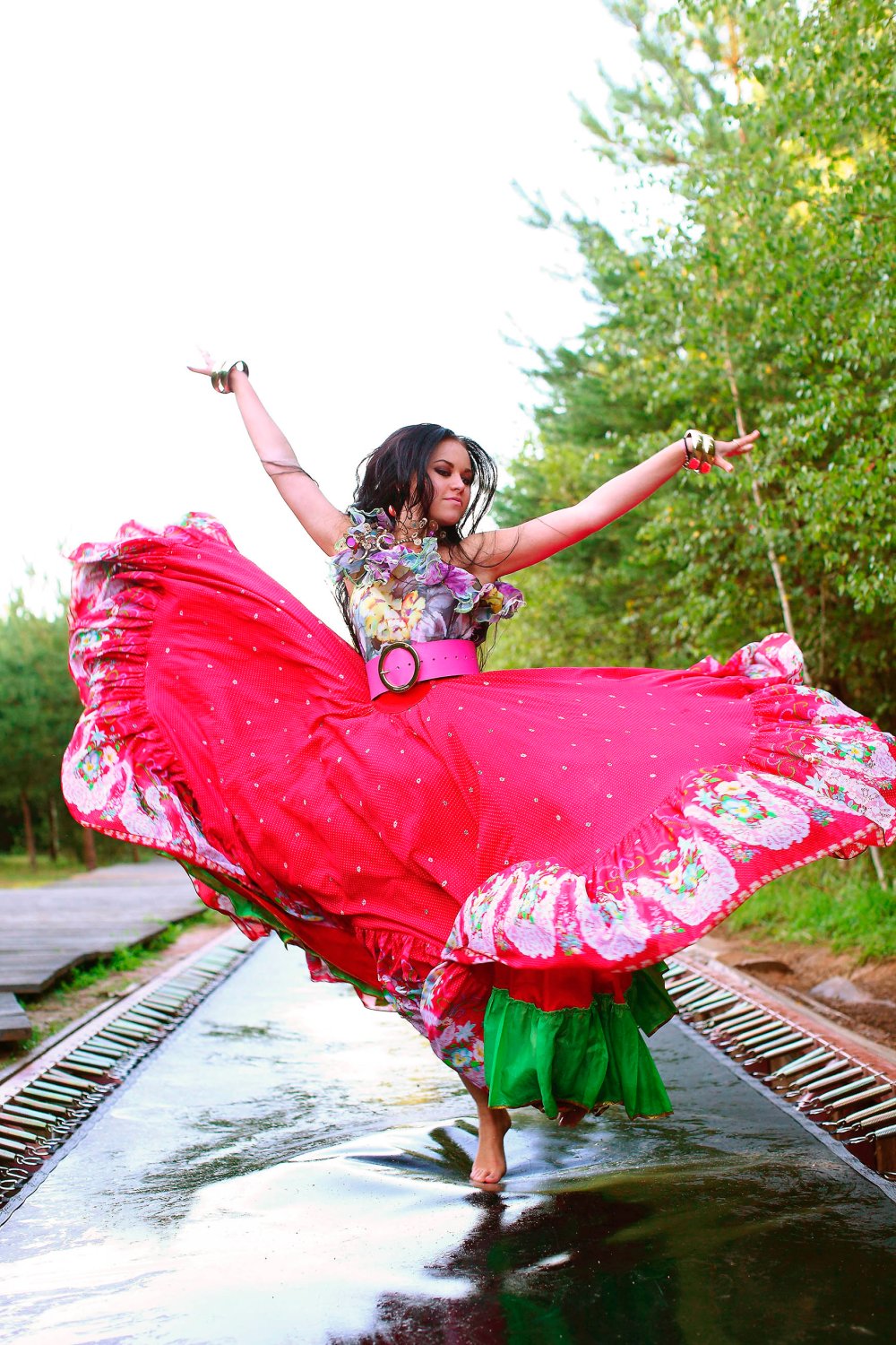 Цыганский профессиональный этнический ансамбль "Золотая Подкова"&nbsp;Цыганский ансамбль "Золотая Подкова" : 