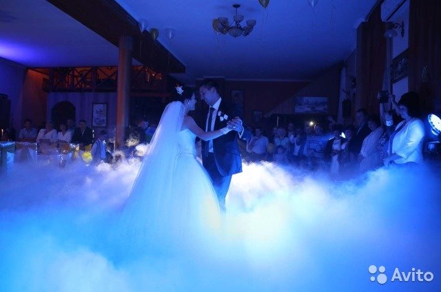 Конфетти и тяжелый дым&nbsp;Конфетти и тяжелый дым на первый танец : 