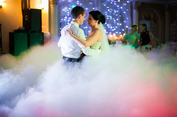 Конфетти и тяжелый дым&nbsp;Конфетти и тяжелый дым на первый танец : 