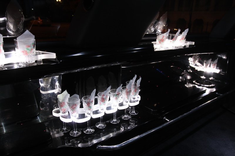 Лимузины&nbsp;Томские Лимузины. Свадебный кортеж. : 