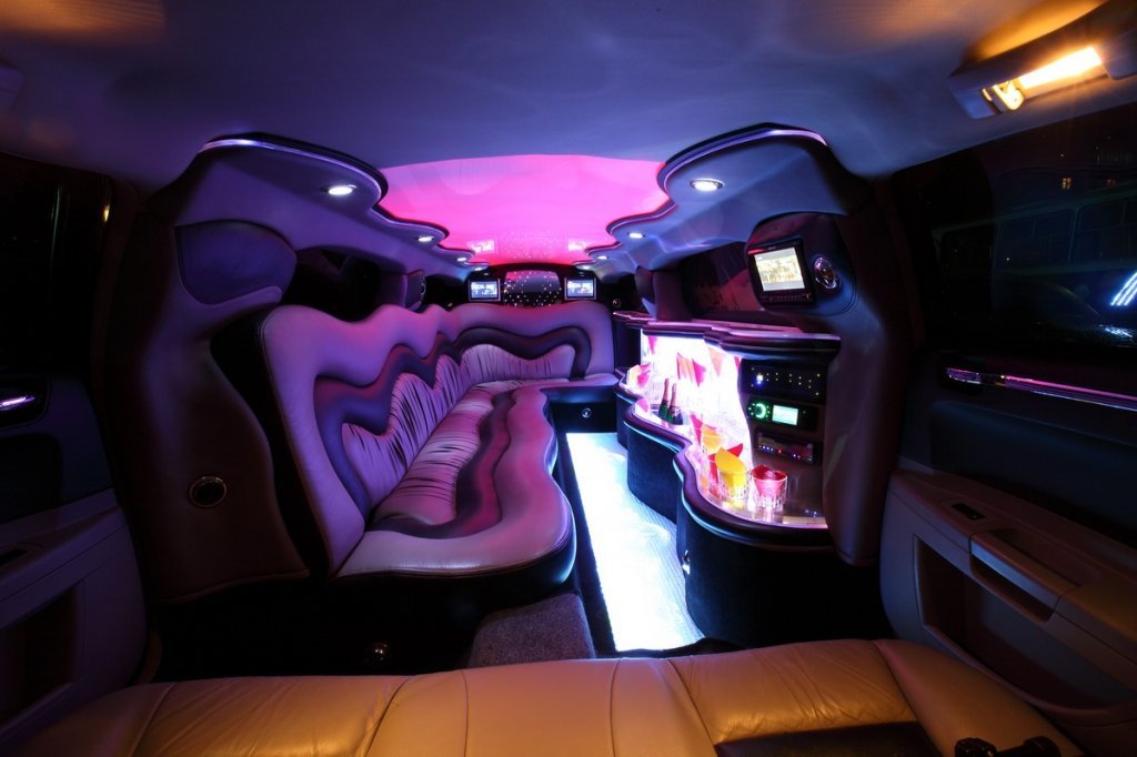 Лимузины&nbsp;Томские Лимузины. Свадебный кортеж. : 