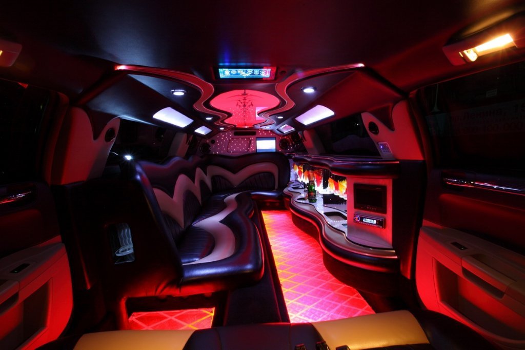 Лимузины&nbsp;Томские Лимузины. Свадебный кортеж. : 