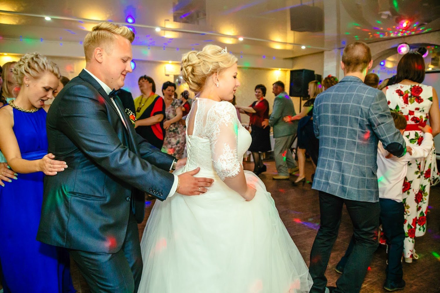 Ведущая Елена Карелина&nbsp;Тамада Елена в Ступине - Dj - Вокал : 