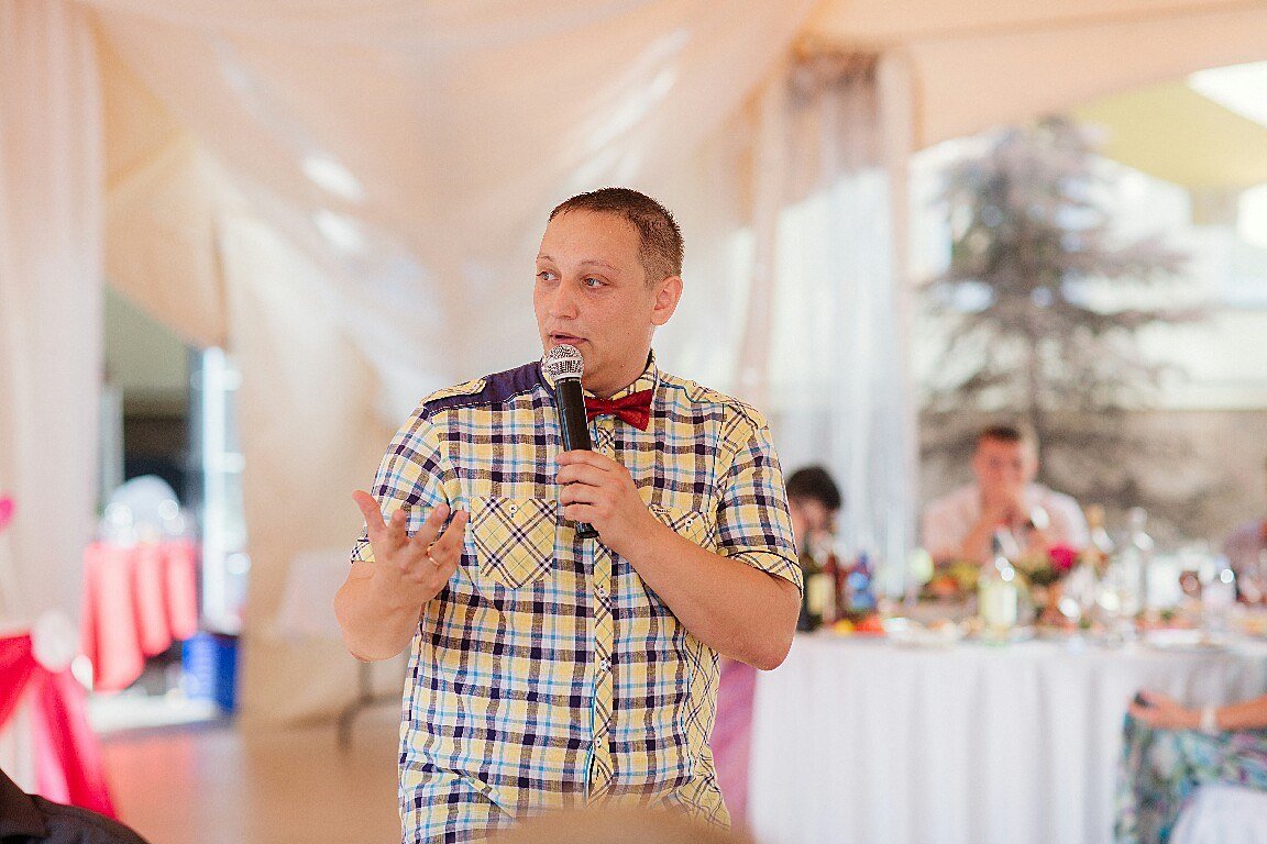 Ведущий на свадьбу Андрей Весельчаков&nbsp;Ведущий Андрей Весельчаков : 