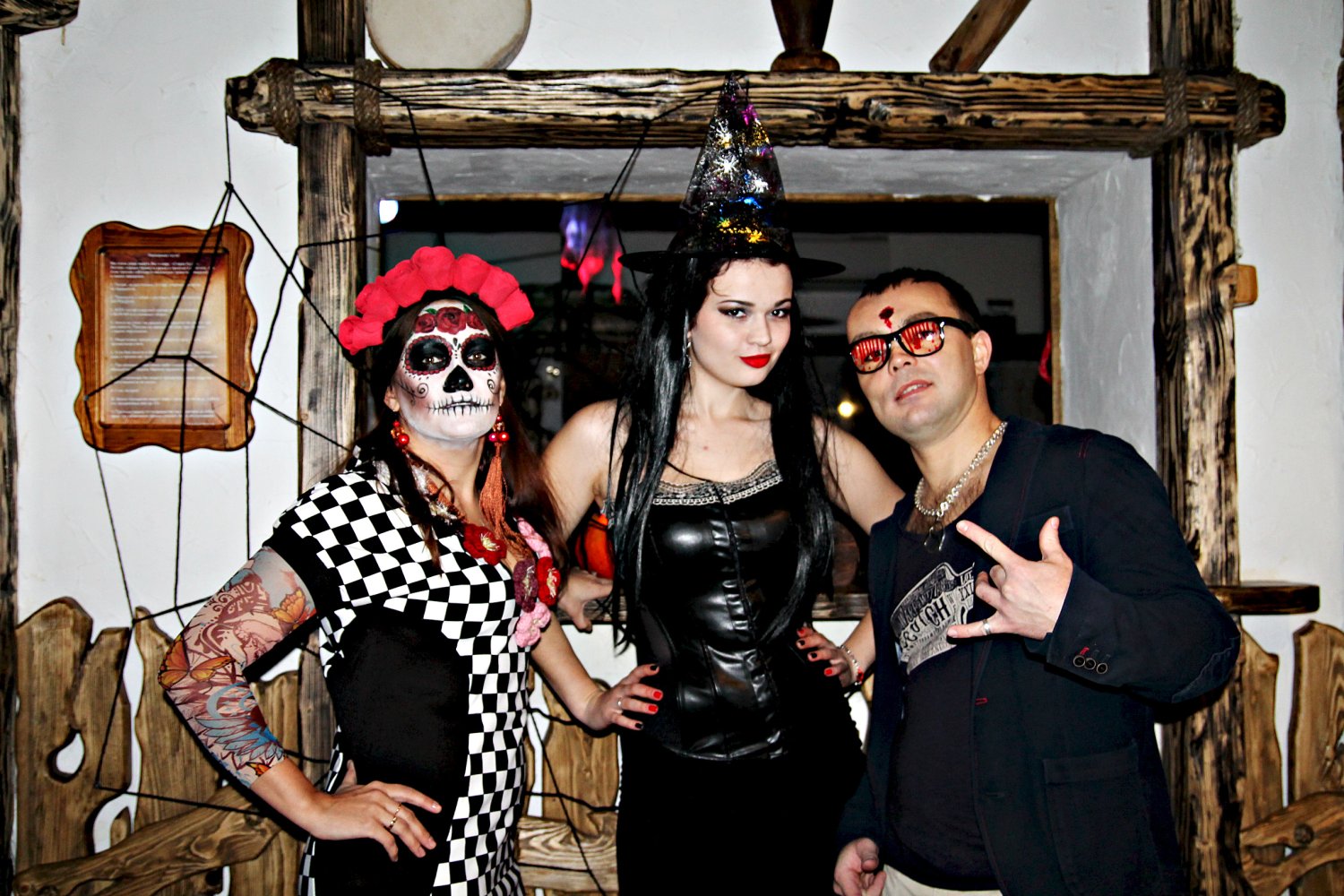 Ведущий - Эдуард Солдатов&nbsp;Агентство праздников СОЛДАТОВЫ-СВАДЬБА : 