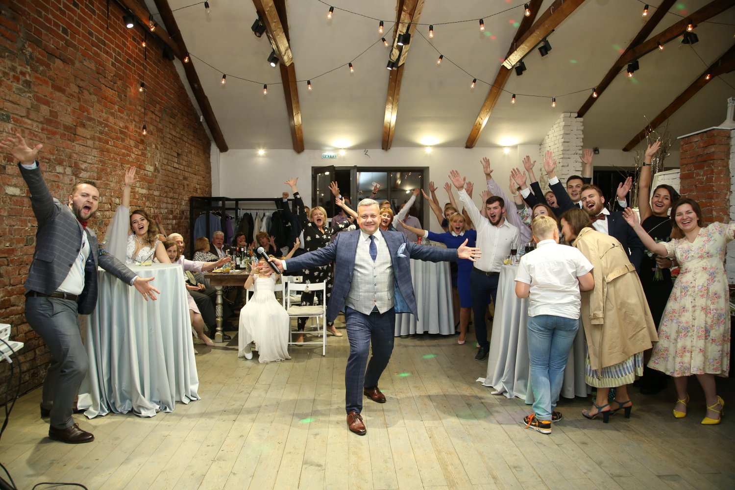 Ведущий Сергей Гаврилов&nbsp;ведущий Сергей Гаврилов : 