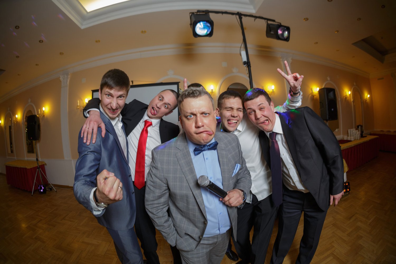 Ведущий Сергей Гаврилов&nbsp;ведущий Сергей Гаврилов : 