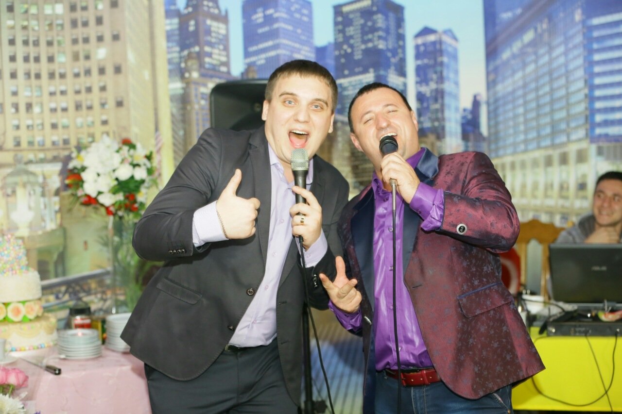 Ведущий/вокалист/showman&nbsp;D.L : 