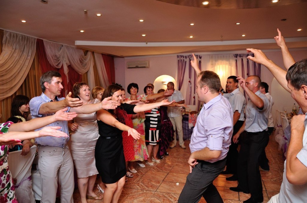 ах эта свадьба!&nbsp;Ведущая : 