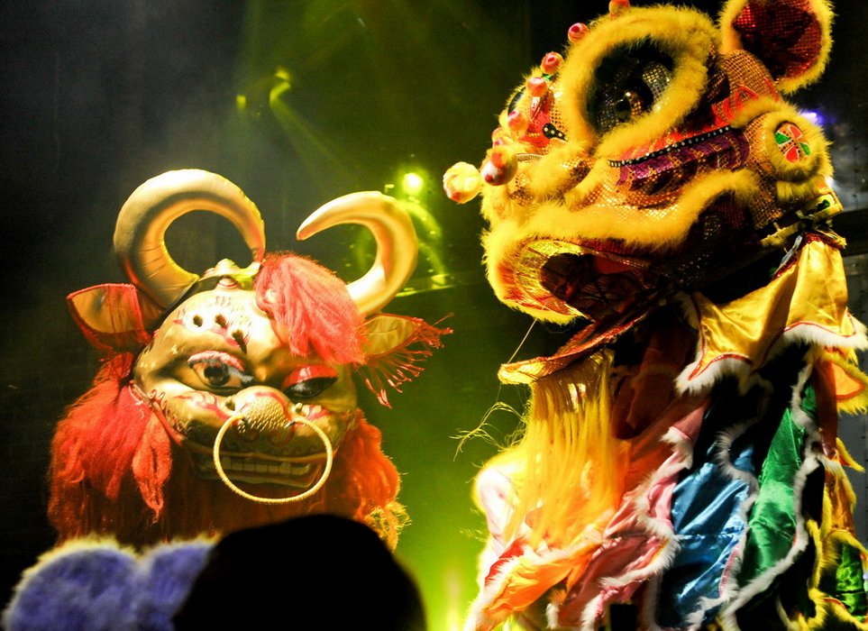 Световое шоу&nbsp;Шоу-театр Мадхура : 