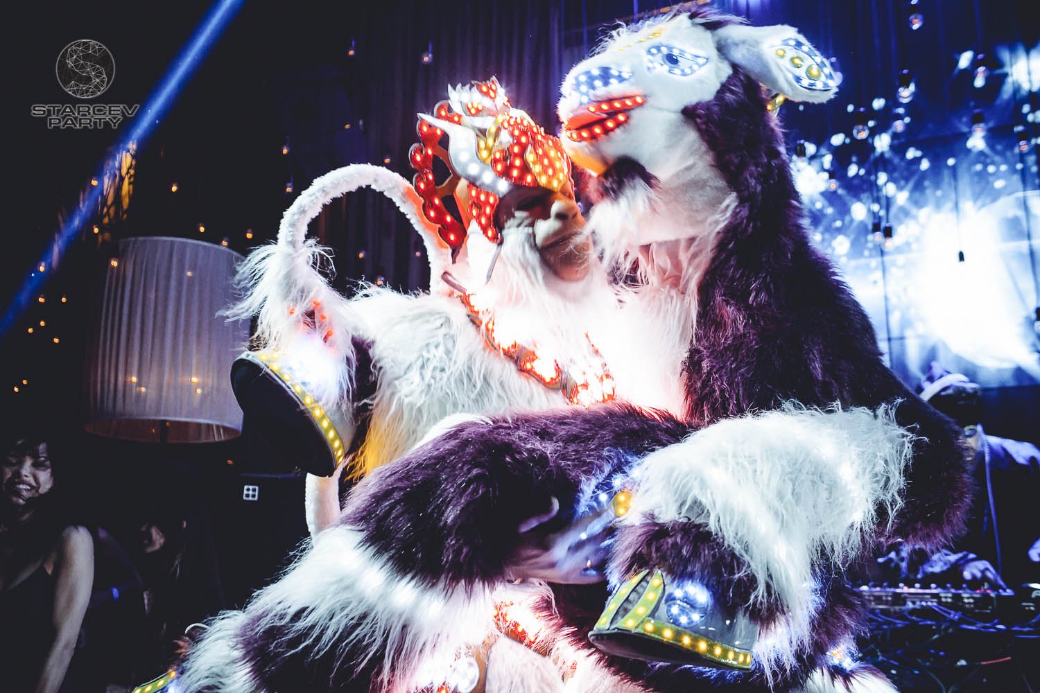 Световое шоу&nbsp;Шоу-театр Мадхура : 