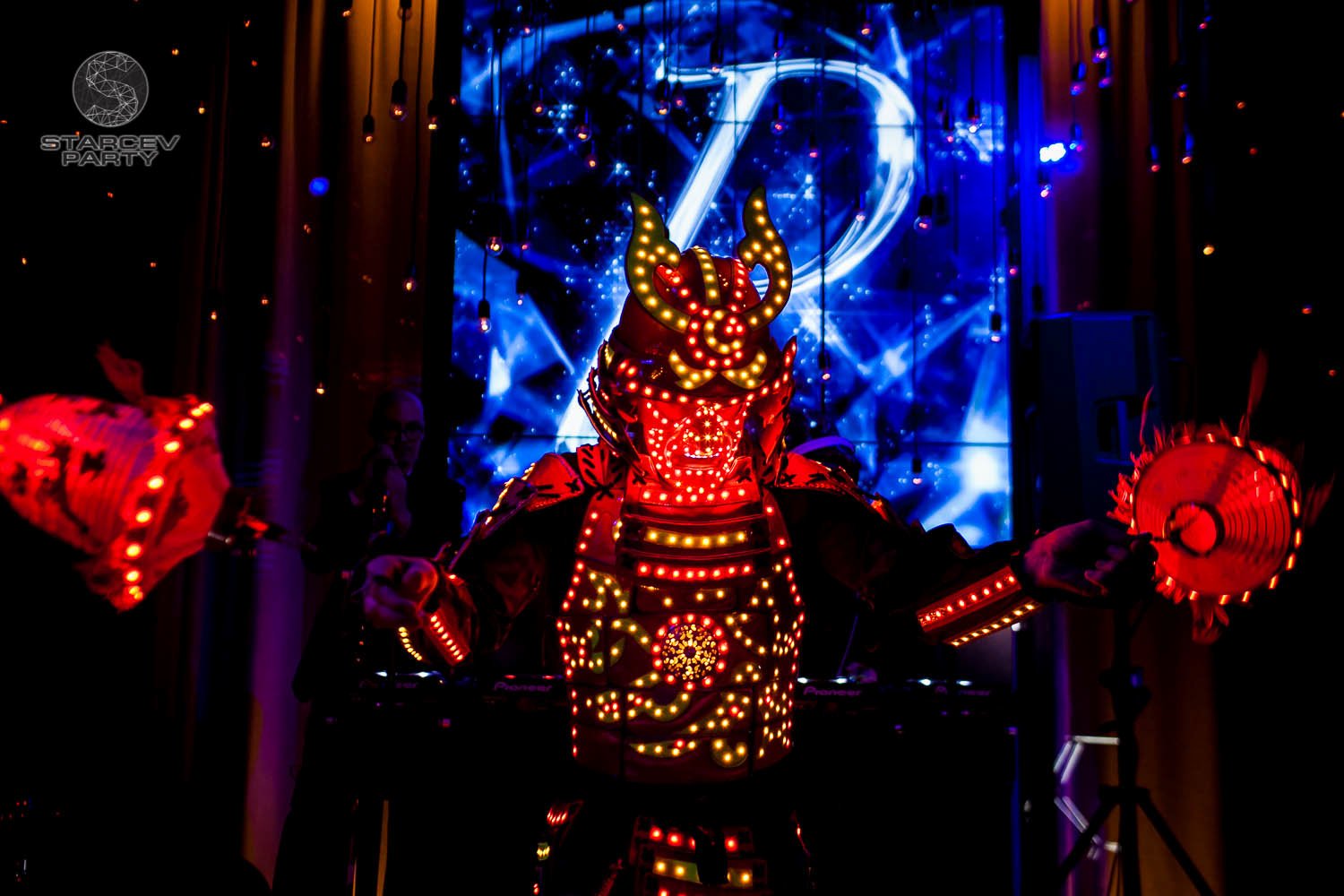 Световое шоу&nbsp;Шоу-театр Мадхура : 