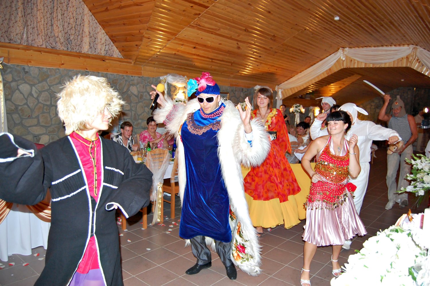 Ведущая Татьяна Калмыкова&nbsp;Ведущая, организатор праздников Татьяна Калмыкова : 