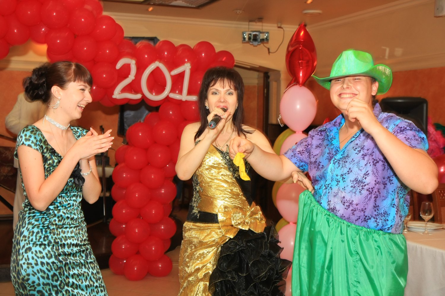 Ведущая Татьяна Калмыкова&nbsp;Ведущая, организатор праздников Татьяна Калмыкова : 