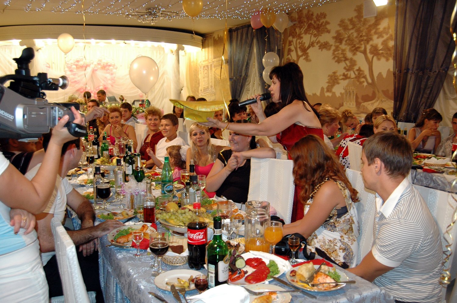 Ведущая Татьяна Калмыкова&nbsp;Ведущая, организатор праздников Татьяна Калмыкова : 