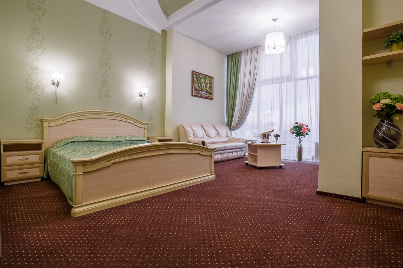 Ресторан / Гостиница&nbsp;Гостинично- ресторанный комплекс "CRYSTAL" : 