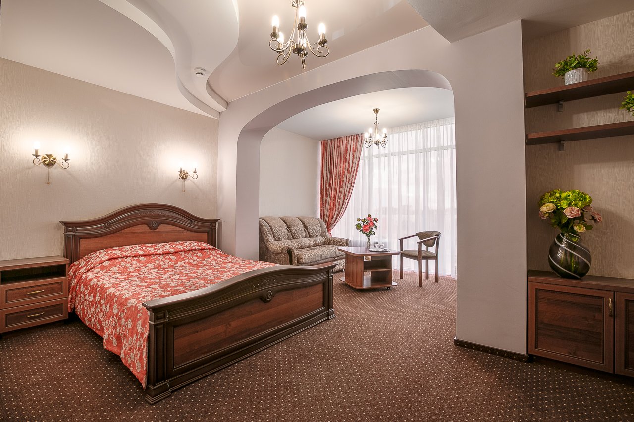 Ресторан / Гостиница&nbsp;Гостинично- ресторанный комплекс "CRYSTAL" : 