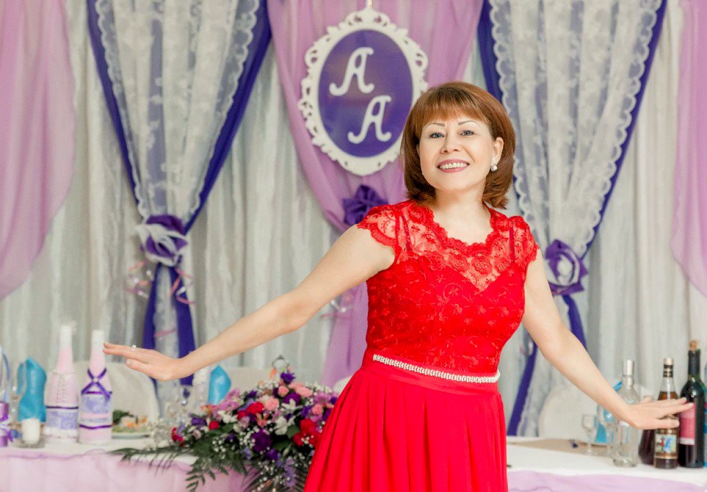 Ведущая Оксана Спиридонова&nbsp;Ведущая тамада на свадьбу в Омске : 