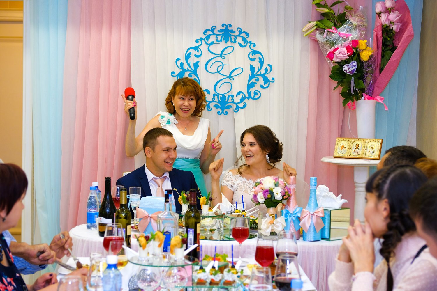 Ведущая Оксана Спиридонова&nbsp;Ведущая тамада на свадьбу в Омске : 