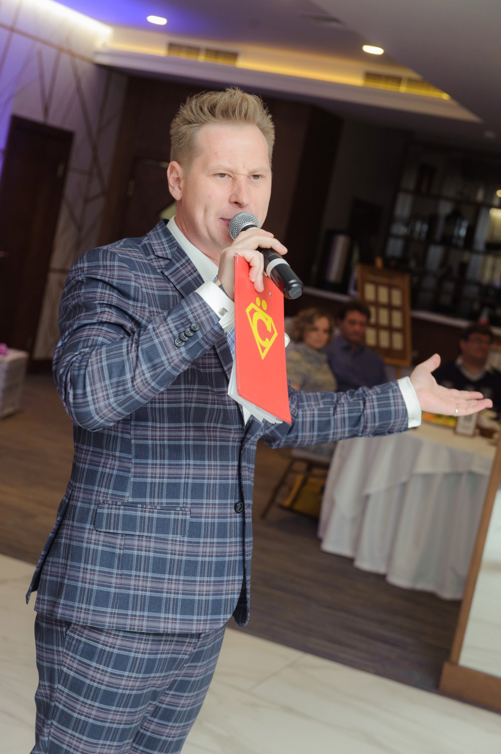 ведущий Семен Семенов&nbsp;Ведущий Семён Семёнов : 