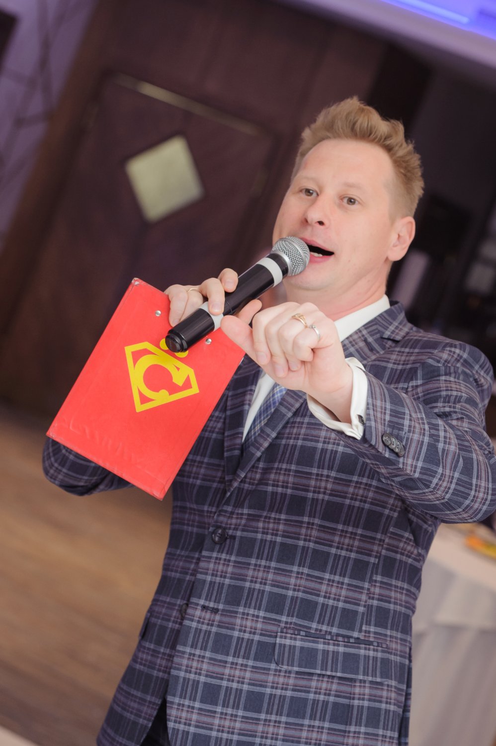 ведущий Семен Семенов&nbsp;Ведущий Семён Семёнов : 