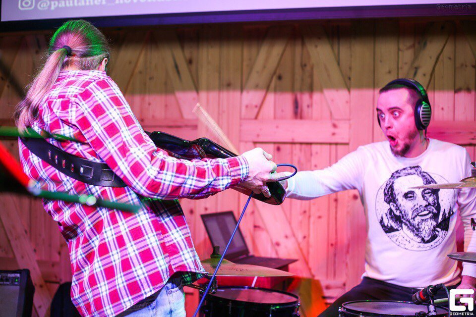 Live n Drive Band&nbsp;Live n Drive Band : 