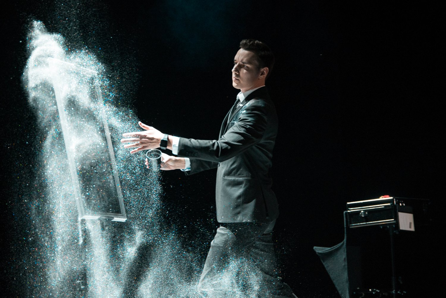 Фокусник и иллюзионист Сергей Голуб&nbsp;Сергей Голуб Фокусник и иллюзионист : 