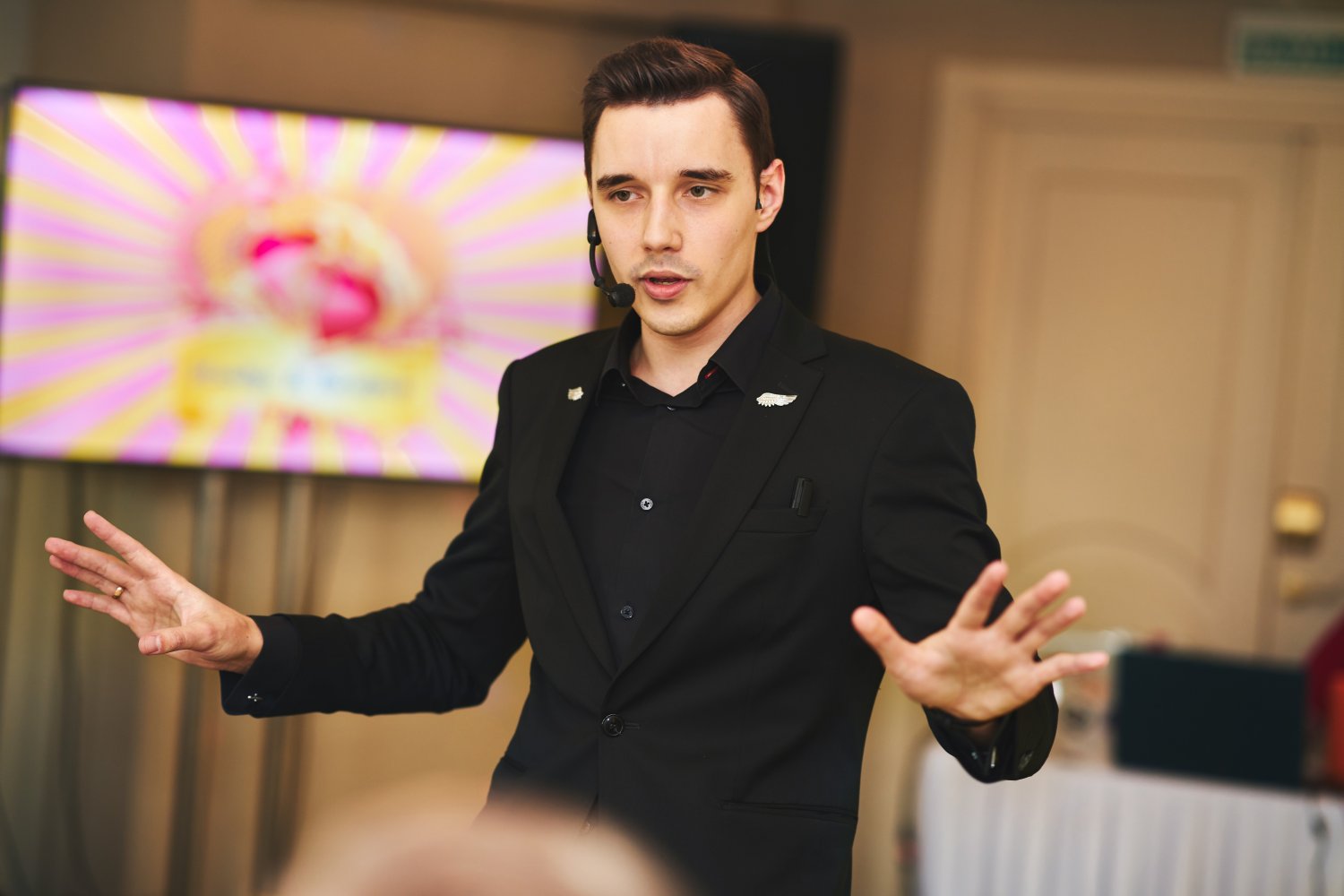 Фокусник и иллюзионист Сергей Голуб&nbsp;Сергей Голуб Фокусник и иллюзионист : 