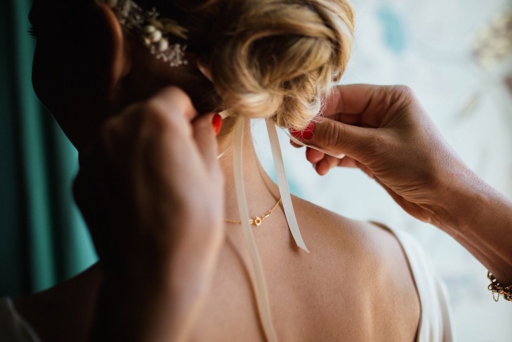 Стильная прическа на свадьбу. Советы по очарованию окружающих