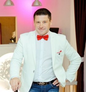 логотип Свадебный распорядитель и Ведущий Максим Дергачёв!